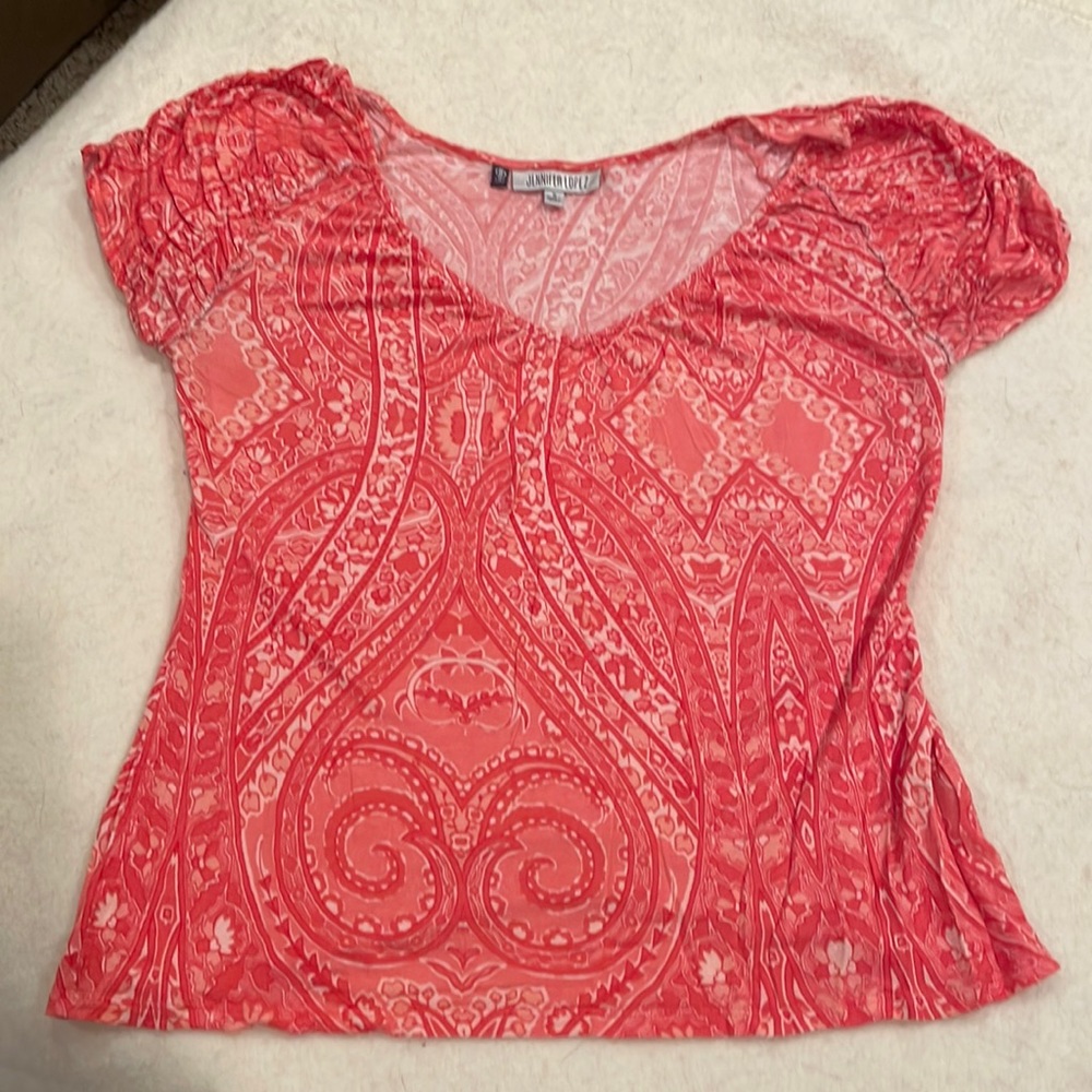 Jennifer Lopez Coral patterned top Size M